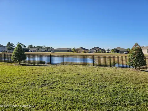 653 Old Country Road SE Palm Bay FL 32909