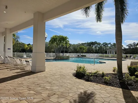 653 Old Country Road SE Palm Bay FL 32909