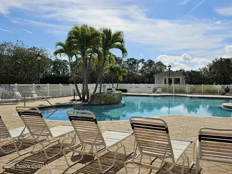 653 Old Country Road SE Palm Bay FL 32909