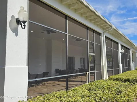 653 Old Country Road SE Palm Bay FL 32909