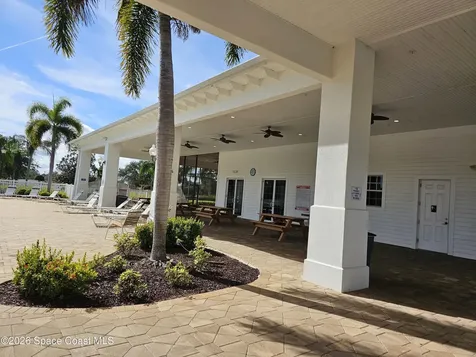 653 Old Country Road SE Palm Bay FL 32909
