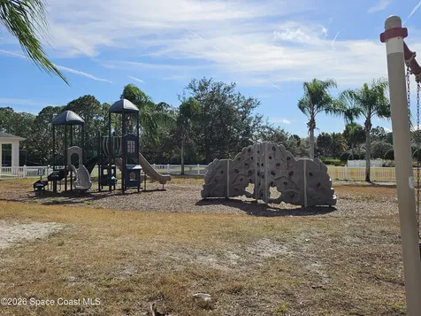 653 Old Country Road SE Palm Bay FL 32909