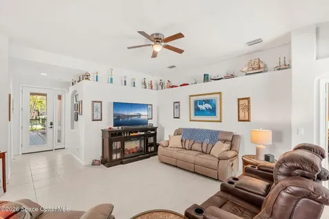 571 Gardendale Circle SE Palm Bay FL 32909
