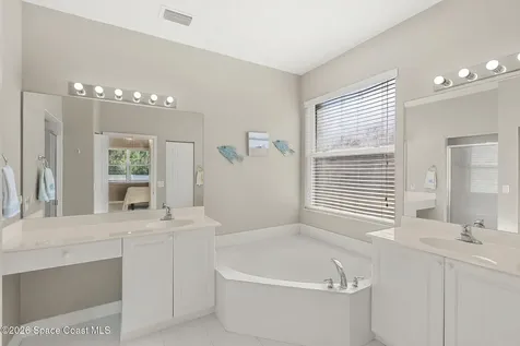 571 Gardendale Circle SE Palm Bay FL 32909