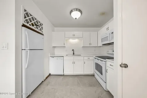 913 S Colonial Court Indian Harbour Beach FL 32937