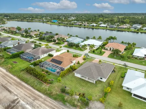 718 Yearling Trail Sebastian FL 32958