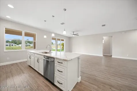 1035 Captiva Island Circle SW Palm Bay FL 32908