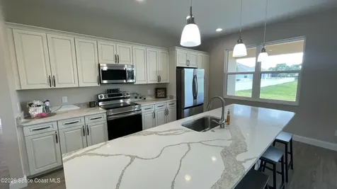 1035 Captiva Island Circle SW Palm Bay FL 32908