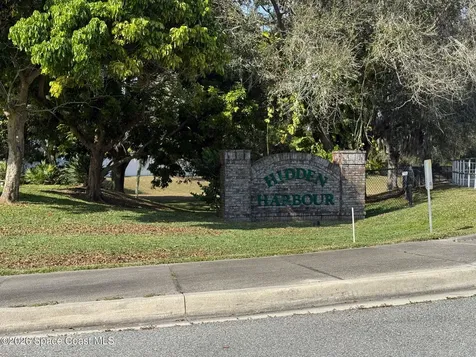 1629 Sweetwater Bend Melbourne FL 32935