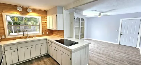 117 W Pasco Lane Cocoa Beach FL 32931
