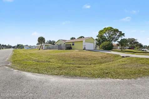 1820 Zaminder Street NW Palm Bay FL 32907