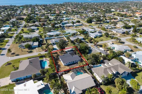2230 Sunset Avenue Indialantic FL 32903