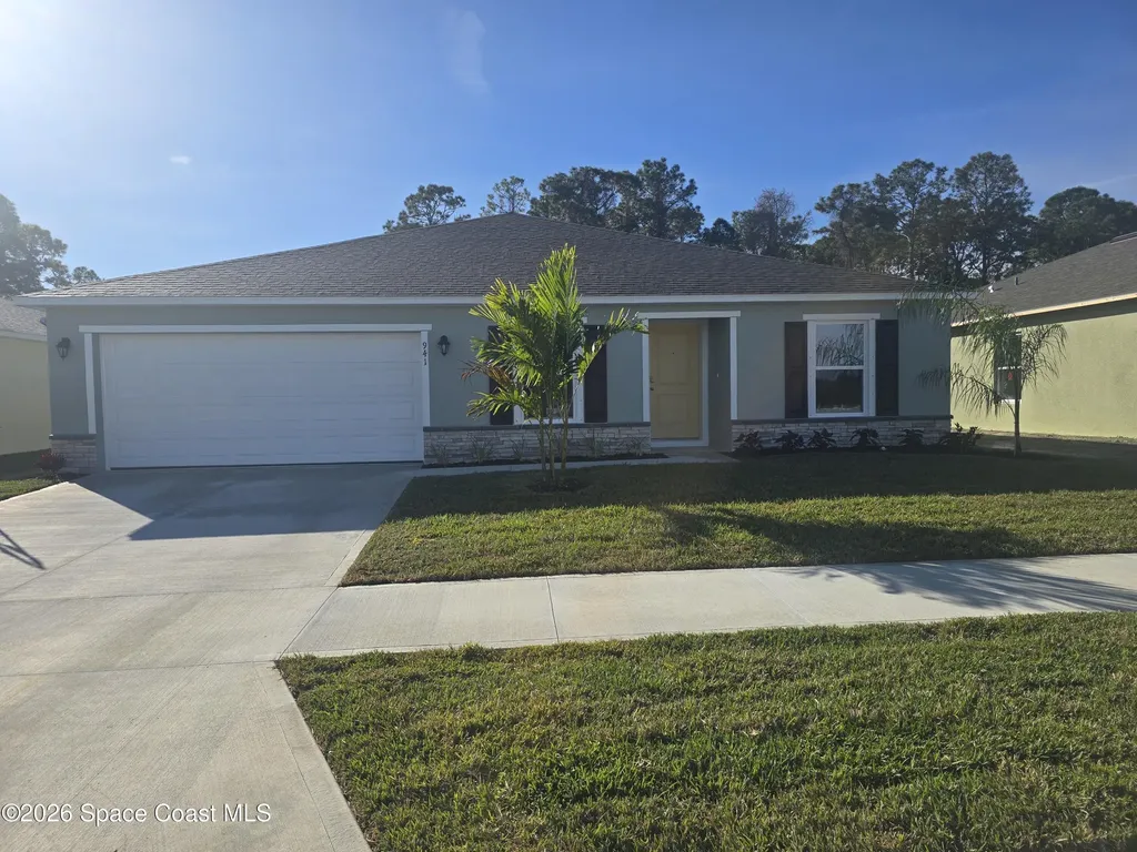 941 SW Richmond Circle SW Palm Bay FL 32908