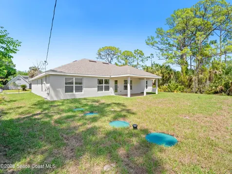 460 Wellwood Street SW Palm Bay FL 32908