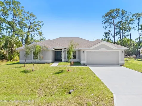 460 Wellwood Street SW Palm Bay FL 32908