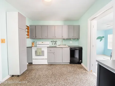 211 Avenida De Paz Indialantic FL 32903