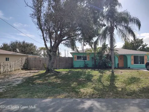 211 Avenida De Paz Indialantic FL 32903