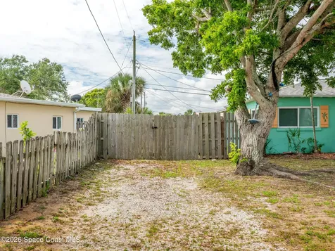 211 Avenida De Paz Indialantic FL 32903