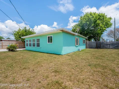 211 Avenida De Paz Indialantic FL 32903