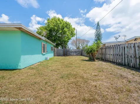 211 Avenida De Paz Indialantic FL 32903