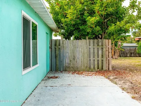211 Avenida De Paz Indialantic FL 32903