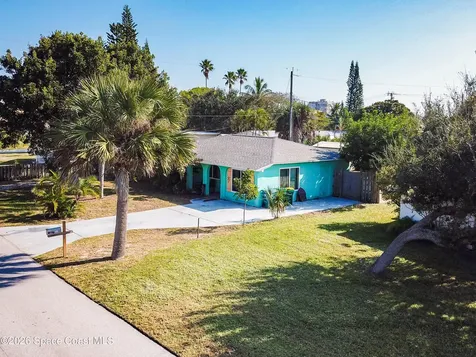 211 Avenida De Paz Indialantic FL 32903