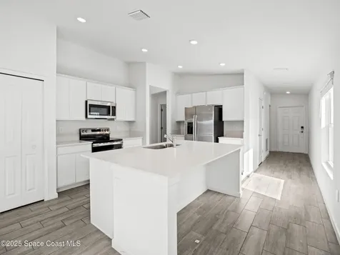 1668 Colebrook Circle SW Palm Bay FL 32908