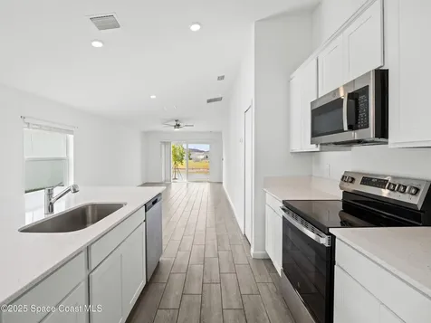 1668 Colebrook Circle SW Palm Bay FL 32908