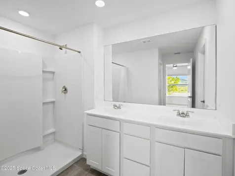 1668 Colebrook Circle SW Palm Bay FL 32908