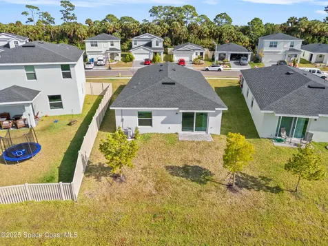 1668 Colebrook Circle SW Palm Bay FL 32908