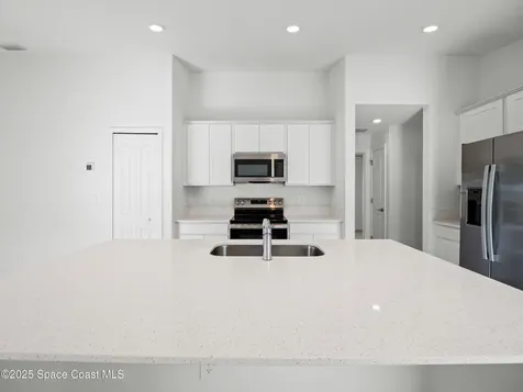 1668 Colebrook Circle SW Palm Bay FL 32908