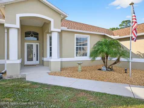 2740 Waring Lane S Malabar FL 32950