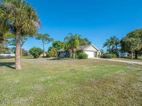 124 Hinchman Avenue Sebastian FL 32958