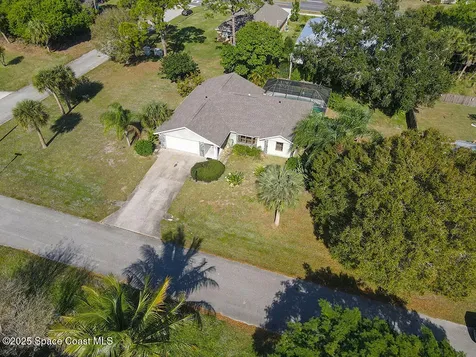 124 Hinchman Avenue Sebastian FL 32958