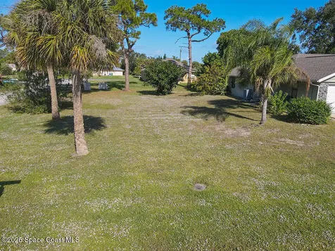 124 Hinchman Avenue Sebastian FL 32958