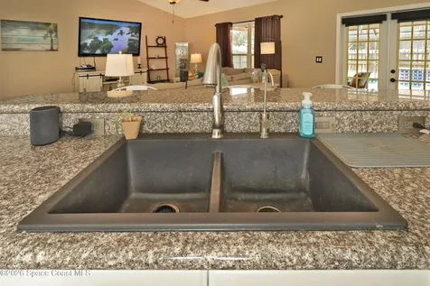 6042 Newbury Circle Melbourne FL 32940