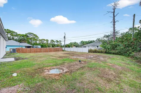 1864 Red Bud Circle NW Palm Bay FL 32909