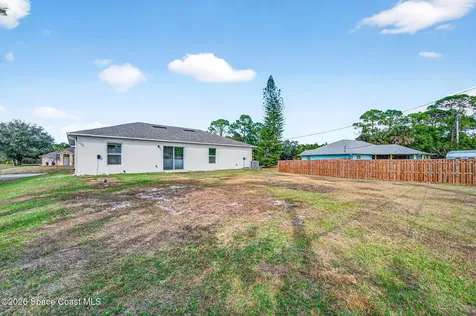 1864 Red Bud Circle NW Palm Bay FL 32909