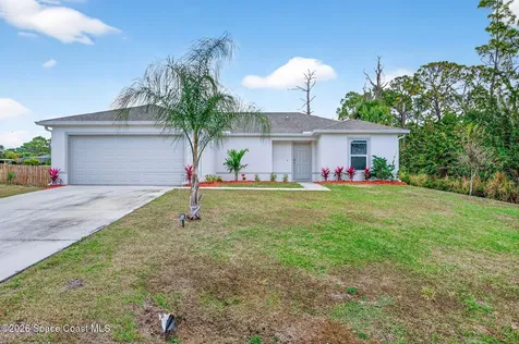 1864 Red Bud Circle NW Palm Bay FL 32909