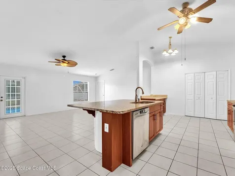 507 Fitzsimmons Street SW Palm Bay FL 32908