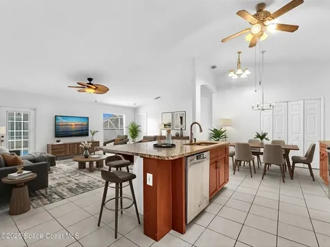 507 Fitzsimmons Street SW Palm Bay FL 32908