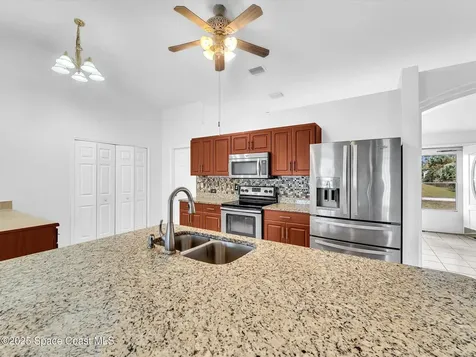 507 Fitzsimmons Street SW Palm Bay FL 32908