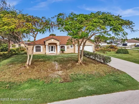 507 Fitzsimmons Street SW Palm Bay FL 32908