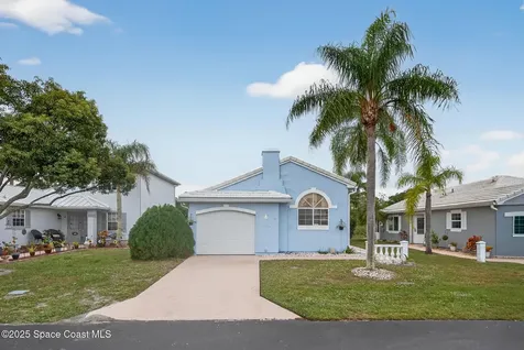 1924 Sugarberry Court NE Palm Bay FL 32905