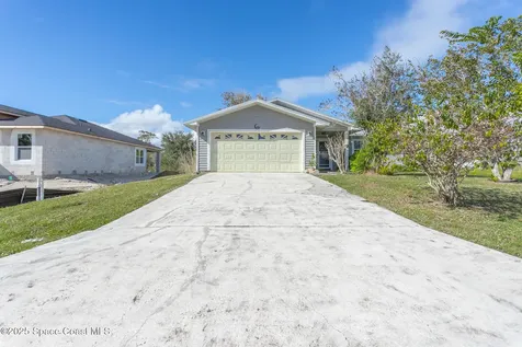 970 Tahiti Avenue SE Palm Bay FL 32909