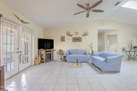 970 Tahiti Avenue SE Palm Bay FL 32909
