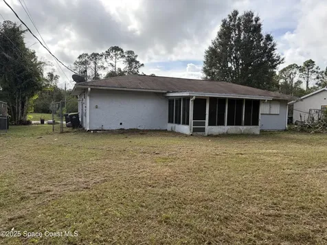 1013 Wacona Street SE Palm Bay FL 32909