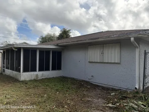 1013 Wacona Street SE Palm Bay FL 32909