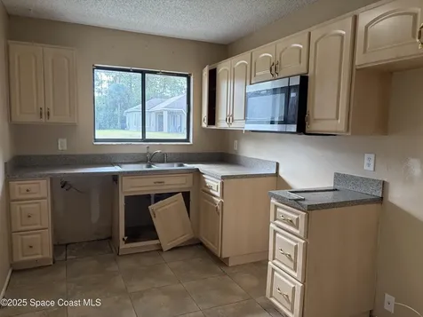 1013 Wacona Street SE Palm Bay FL 32909