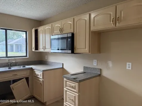 1013 Wacona Street SE Palm Bay FL 32909